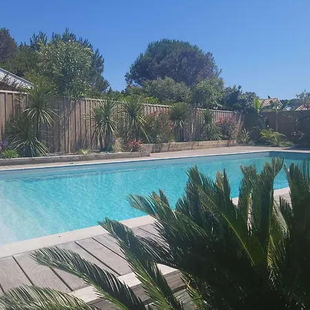 Villa Avec Piscine - 11 Pers., A 300m De La - Fr-1-877-10 *